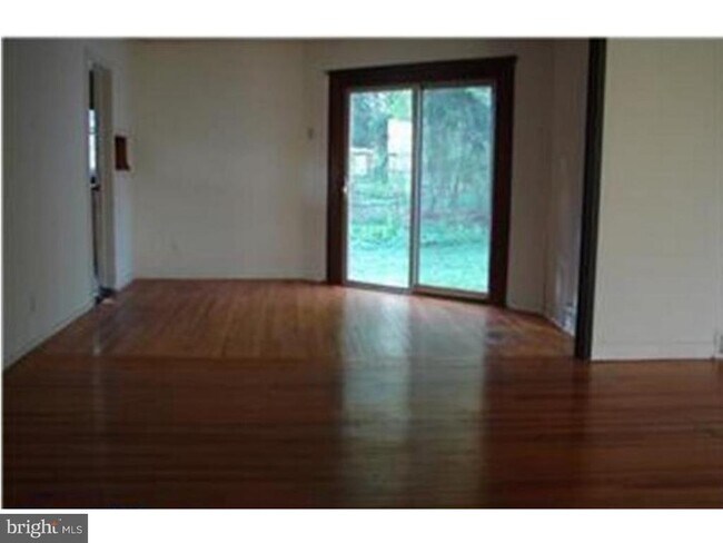 Photo - 295 Gravel Hill Rd