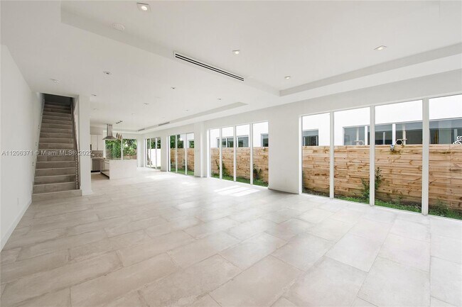 Photo - 2910 Virginia St