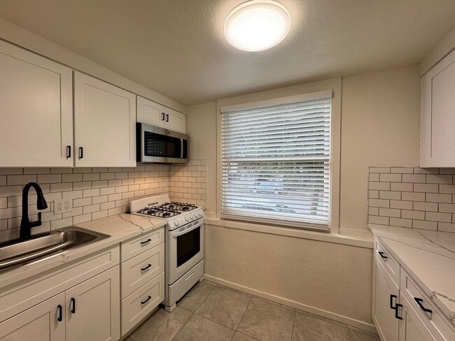 Photo - 715 18th St Apartamento Unidad 06