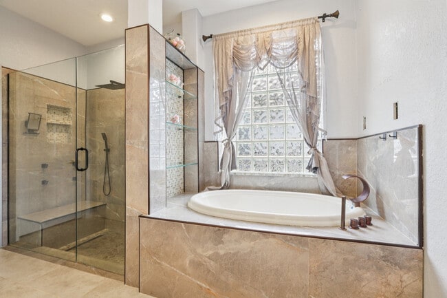 Photo - 10435 Deerberry Dr