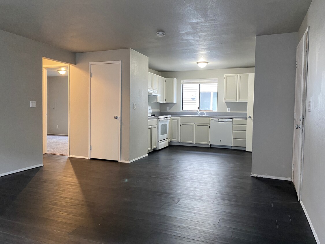 Kitchen+Living - 8436 Delridge Way SW (Seattle, WA)
