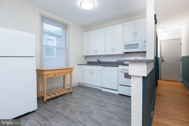 Photo - 932 N 5th St Unidad 3RD FLOOR