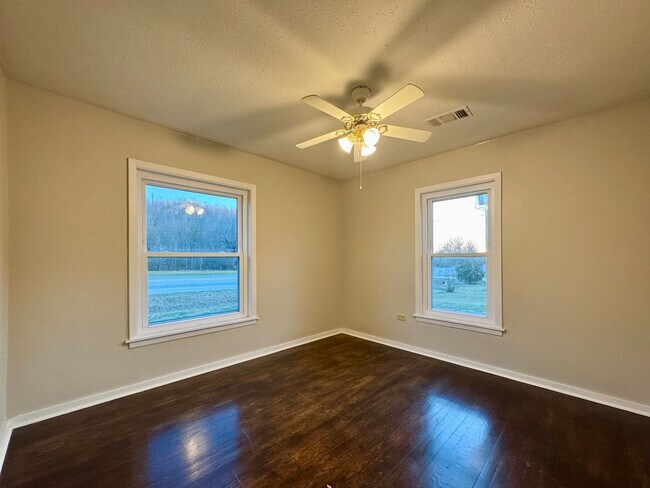 Photo - 2 Bedroom/ 1 Bath Home Between Cave City and Batesville! Unit 5155 N St Louis