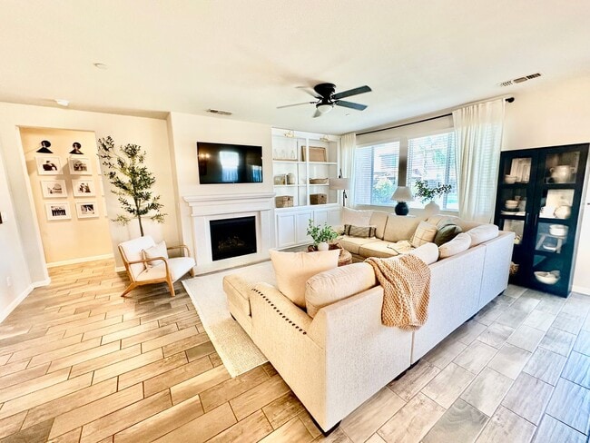 Photo - North Clovis 3/3 with Bonus Room and Pool