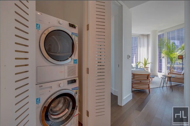 Photo - East 44th Street Unidad 39E