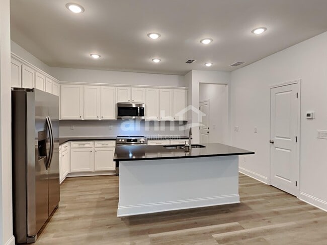 Photo - 228 Sapling Way