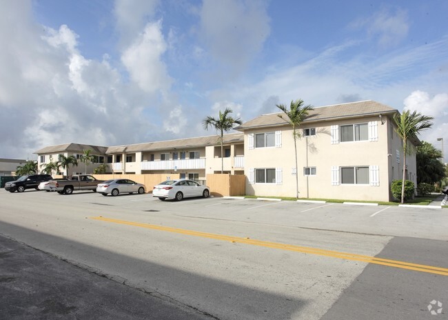 Oakwood Apartments - Oakwood Apartments