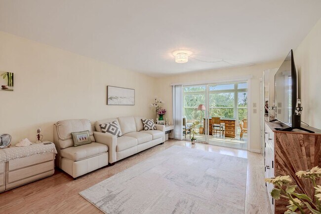 2333 Indian River Blvd Unit 306