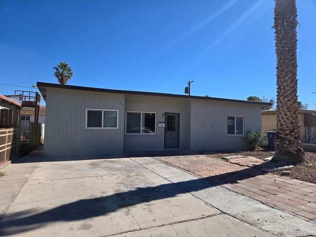 Building Photo - COMING SOON - Lock in ONE MONTH FREE - Ado...