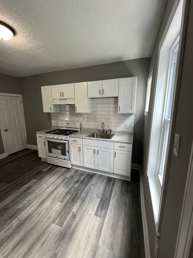 Photo - 114 N Yewdall St