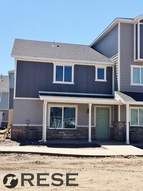 Photo - Awesome Vineyard THouse w attached one car garage