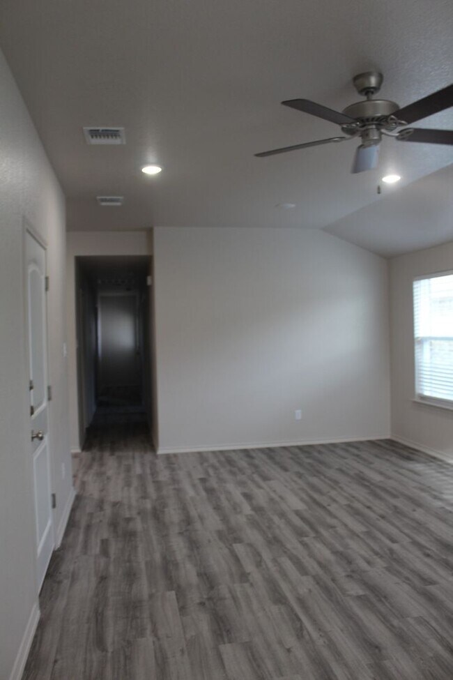 Photo - 2420 FM 1113 Unidad B - 2420