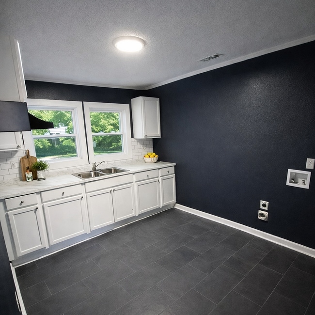 Photo - 3368 Powell Ave