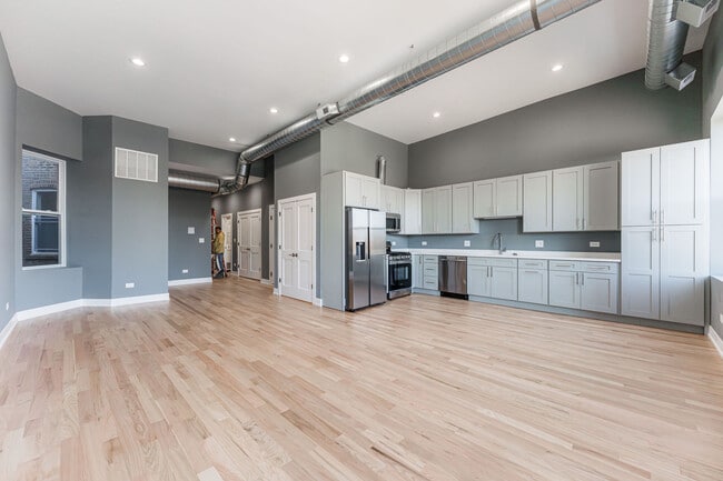 Photo - 2620 N Milwaukee Ave Unit 3F