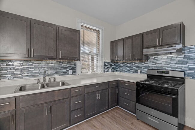 Photo - 6811 Etzel Ave