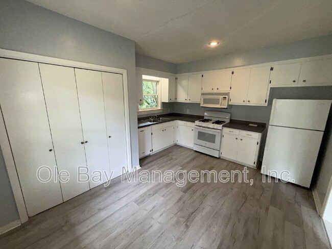Photo - 731 Jemison St