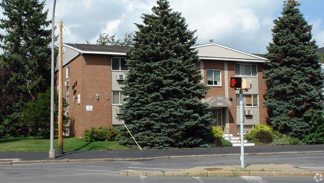 Photo - 304 Court Street