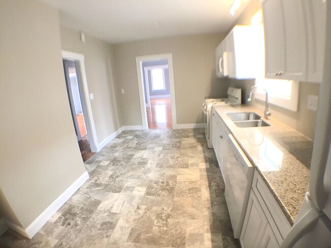 Building Photo - 48 Nesbit Avenue