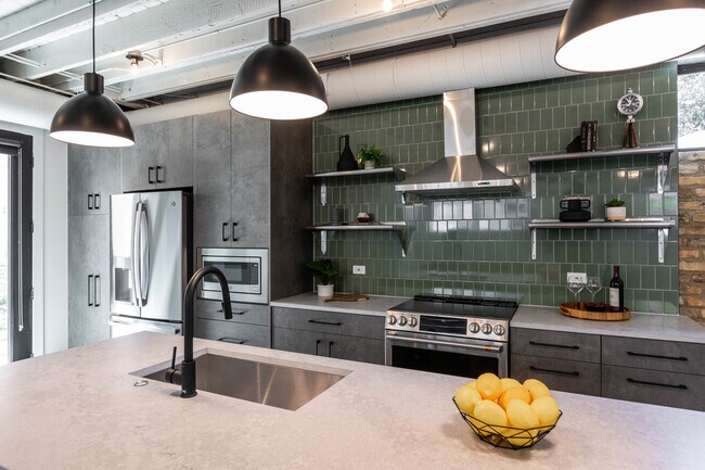 Photo - 2228 N Kedzie Blvd