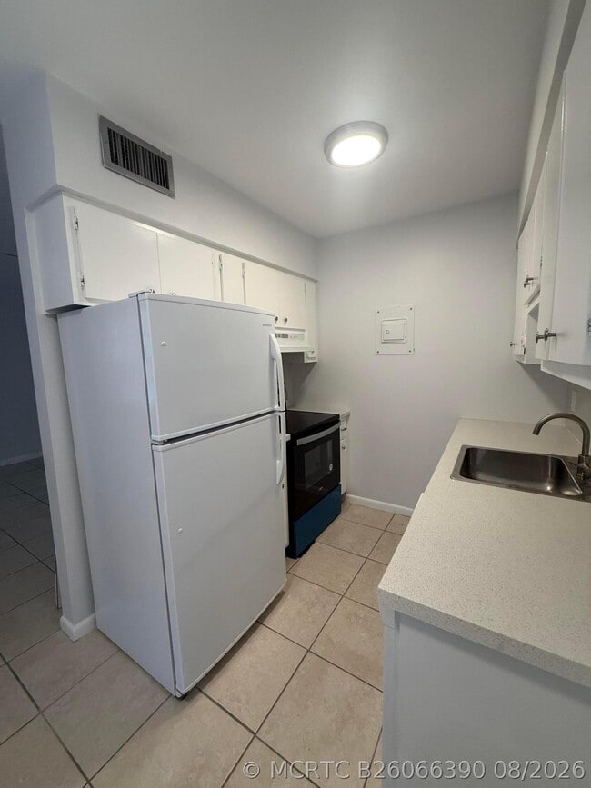 Photo - 2017 NE 18th St Unit 2