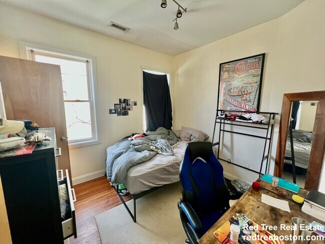 Photo - 24 Ashford St Unit 2