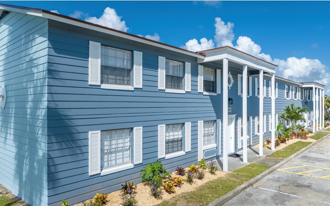 Manatee Bay Apartments