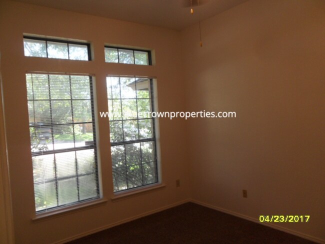 Photo - 10307 Lone Pine Ln