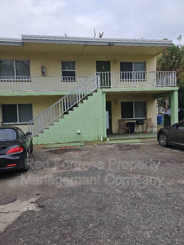 Photo - 1761 Fowler St Unidad #1