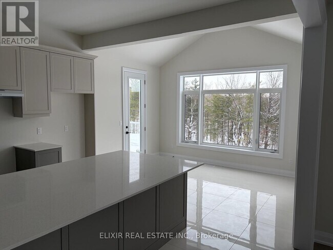 Photo - 92 Pearsall Pl