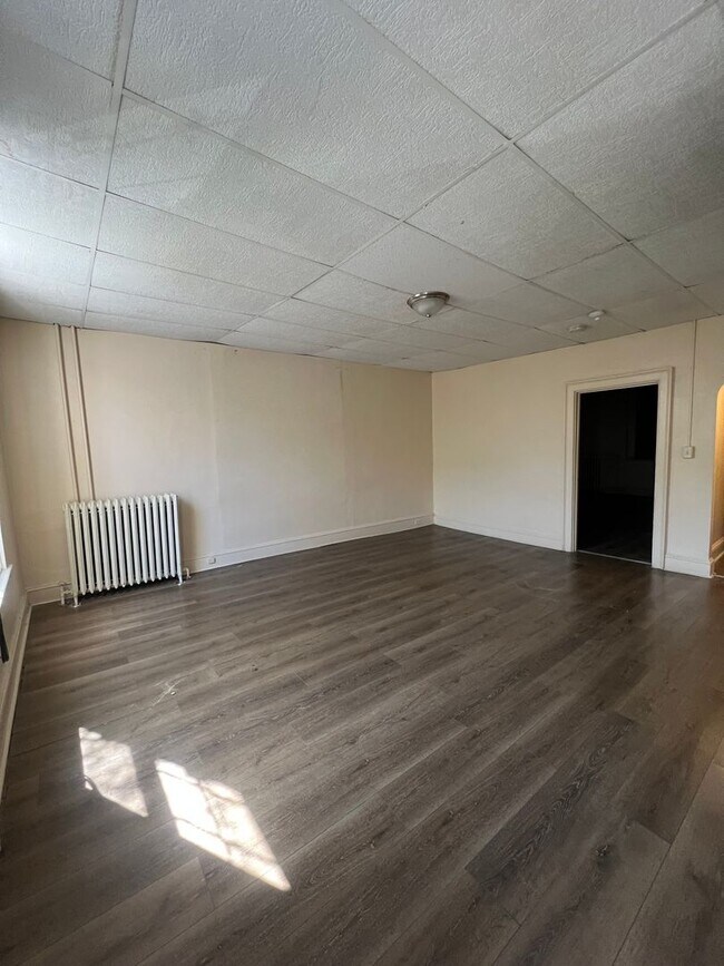 Photo - 114 1/2 S Queen St Unit APT-2