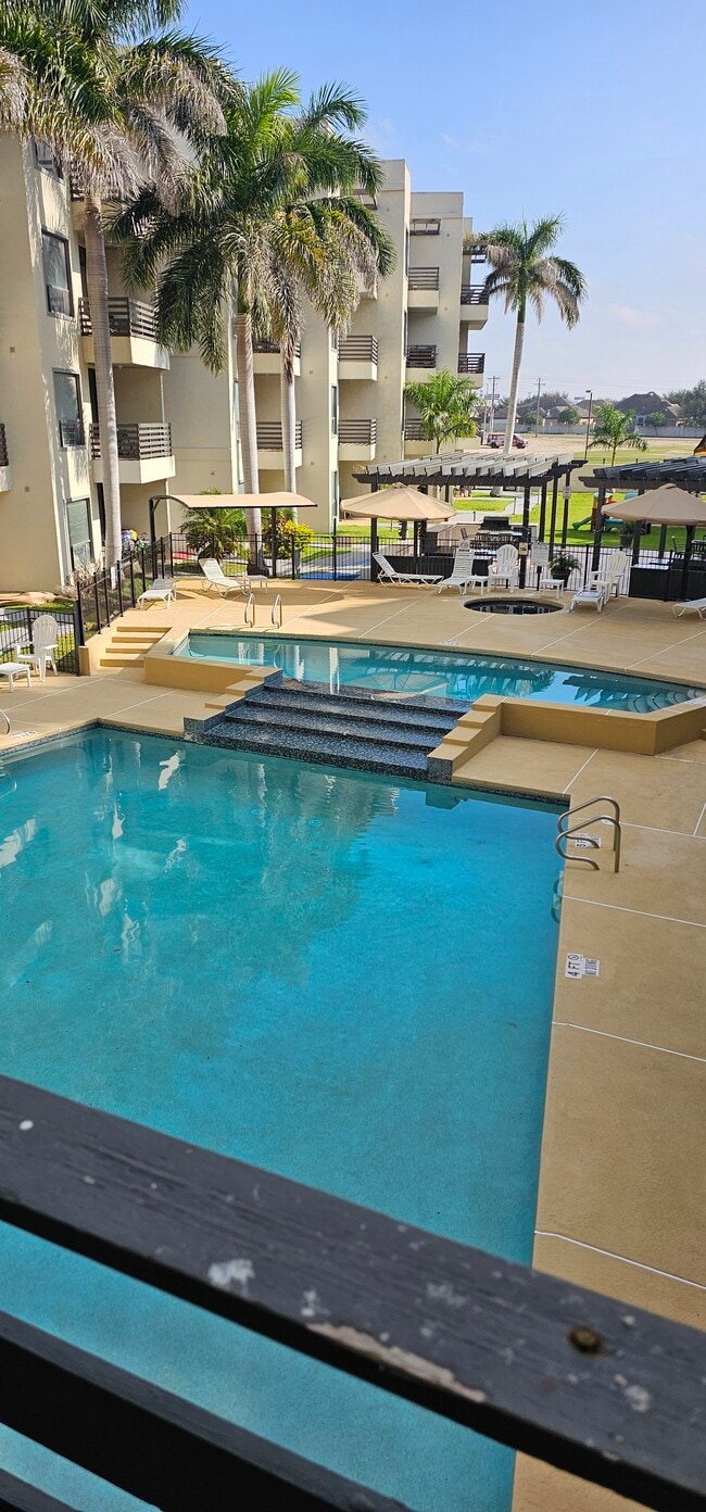 Photo - 813 Travis St Unit Vantage  220