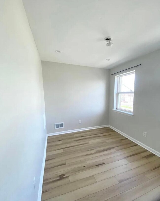 Photo - 203 N Patterson Park Ave