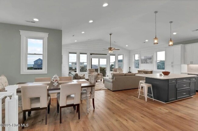 Photo - 3547 Island Dr