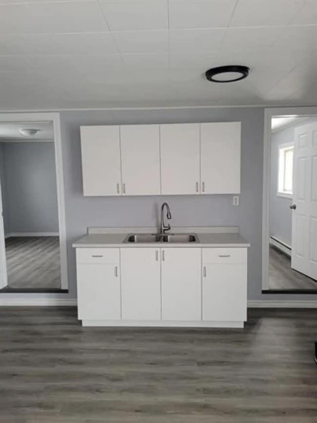 Photo - 92 Croatia Ave