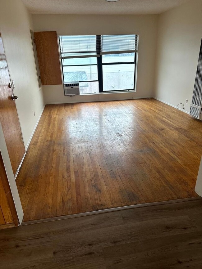 Building Photo - 2270 White St Unit 2272 White St. #2