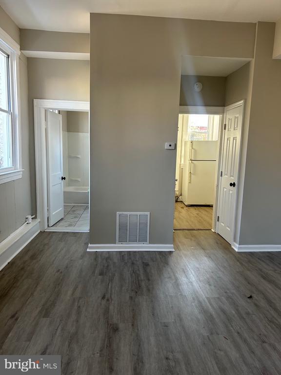 Building Photo - 1415 W Baltimore St Unit 3