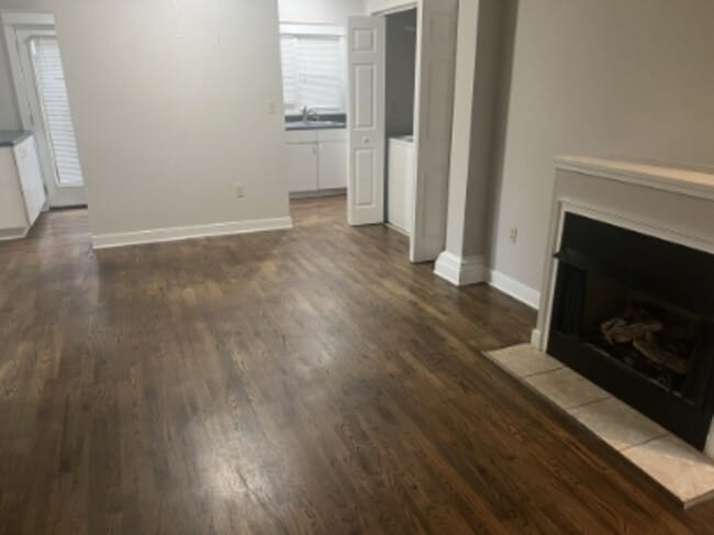 Photo - 925 Greenwood Ave NE