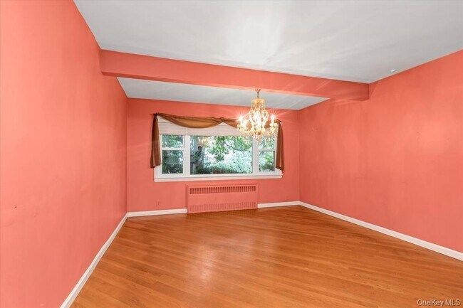 Photo - 709 Carlyle St