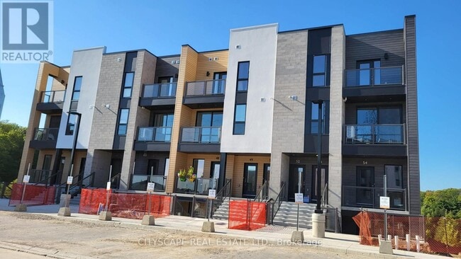 Photo - 261 Woodbine Ave