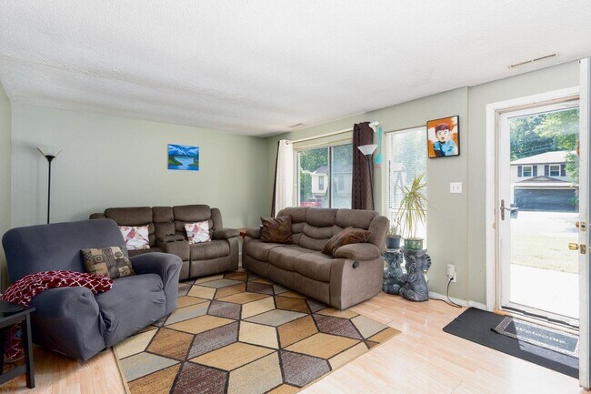 2501 Grandview Cir