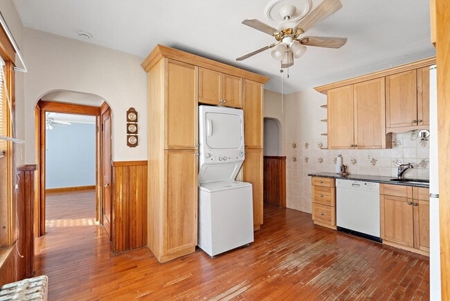 Photo - 92 Sayles St