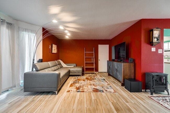 Photo - 600 Liddon Ave