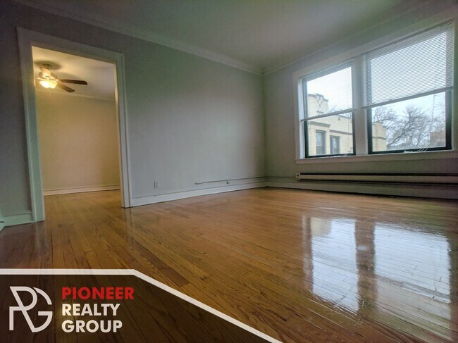 Photo - 1129 W Oakdale Ave Unit 1121-3B