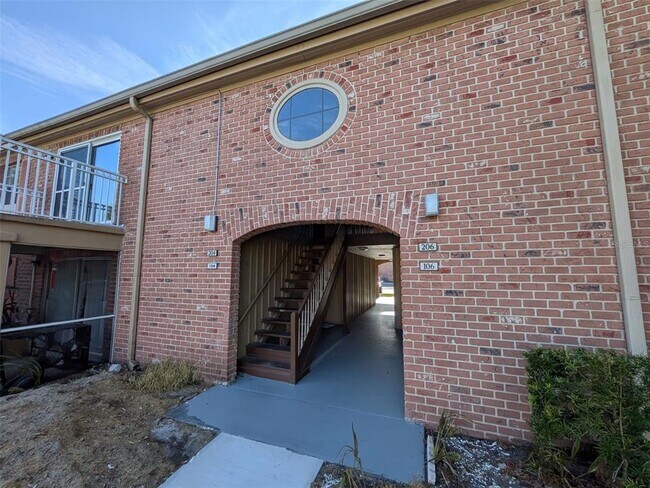Building Photo - 562 Flemming Way Unit 204 Rental