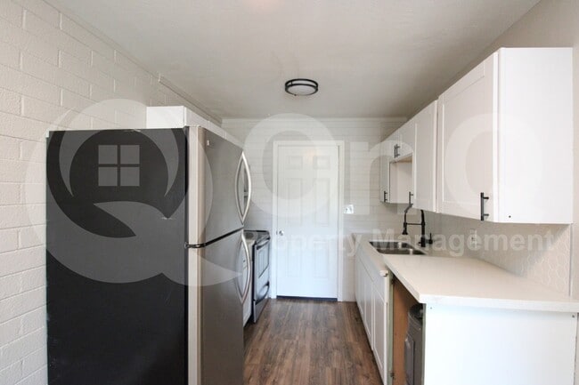 Building Photo - 6044 N 21st Ave Rental