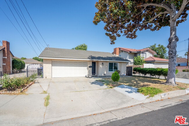 Photo - 5533 N Charlotte Ave