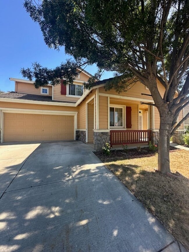 Building Photo - 4 Bedroom in East Woodland Rental
