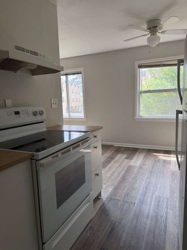 Photo - 2412 Azalea Garden Rd Unit 205