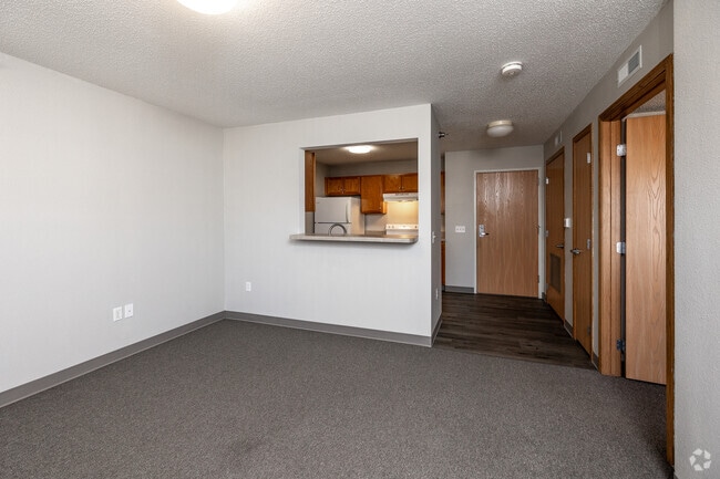 1BR, 1BA - 588SF - Living Room