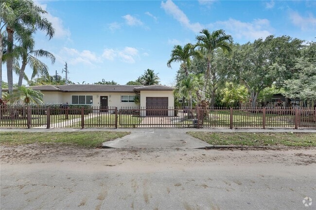 Building Photo - 6306 SW 12th St Rental